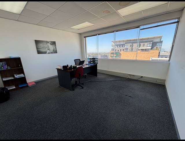 562.40M² OFFICE TO LET IN TYGER VALLEY